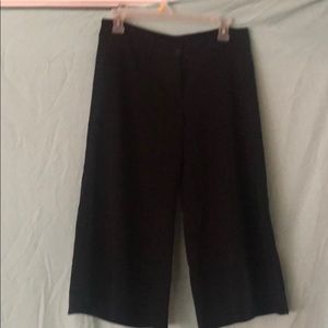 Flare leg capris  black in good condition